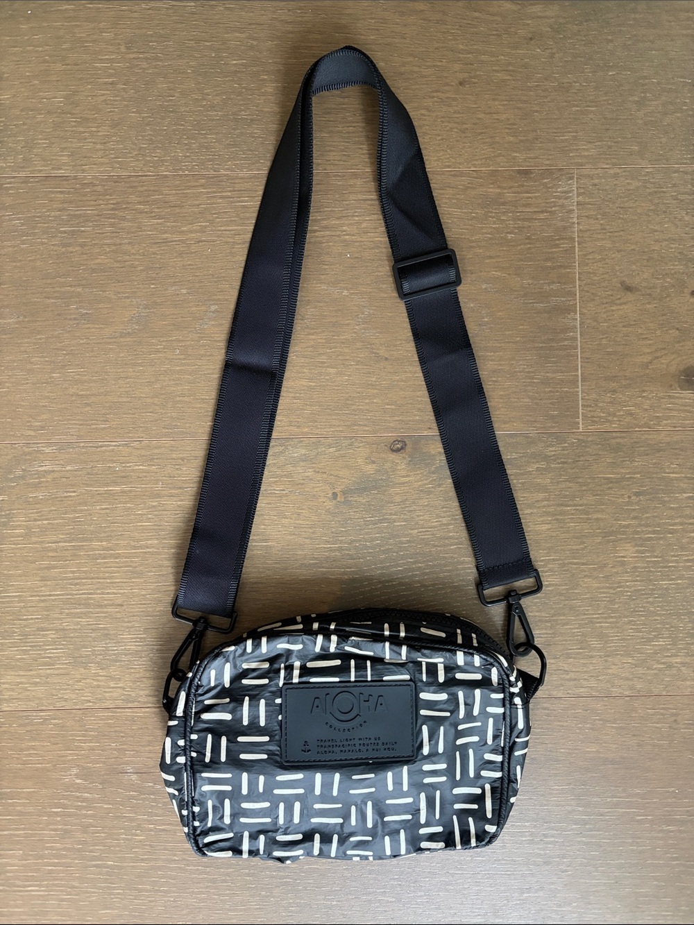 Aloha CollectionBlack and White Patterned Crossbody Bag